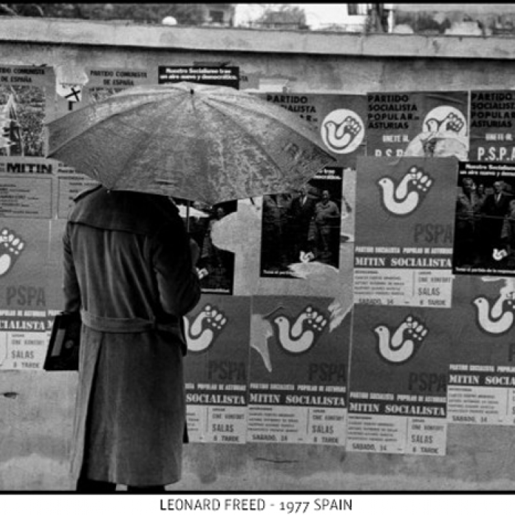 Archivo contra la pared
